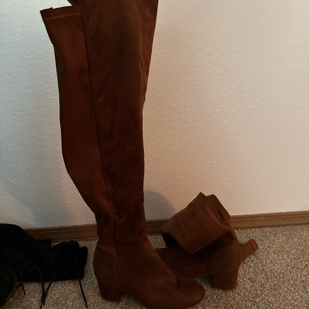 Brown Knee-High Women's Boots